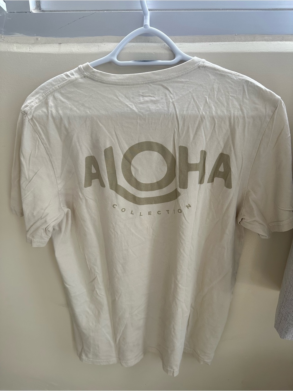 ALOHA Collection Men's Soft Cream Graphic Tee